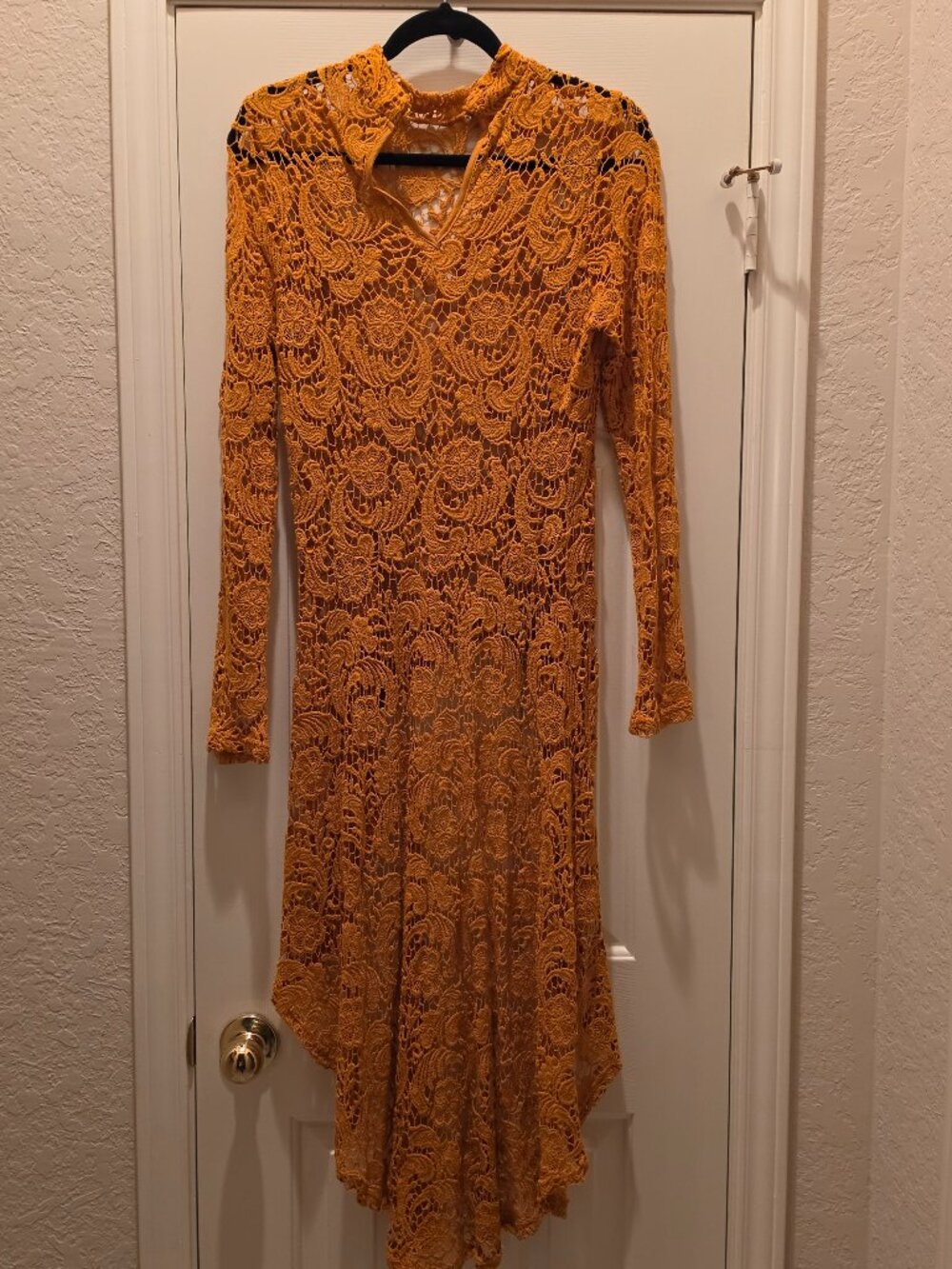 High-Low Crochet Top - Picture 5 of 7